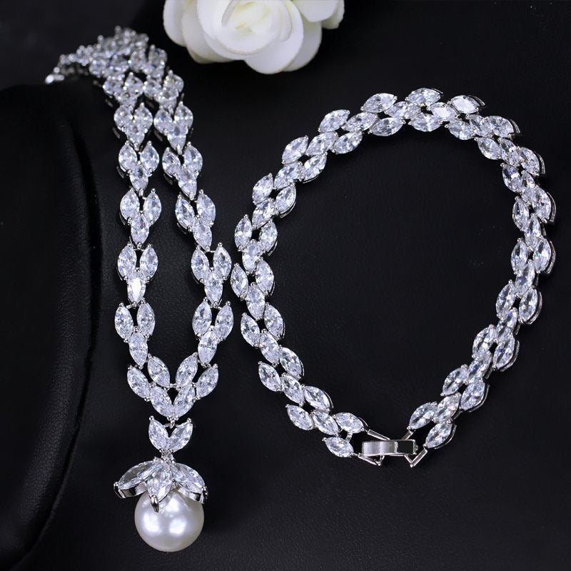 Pearl necklace set
