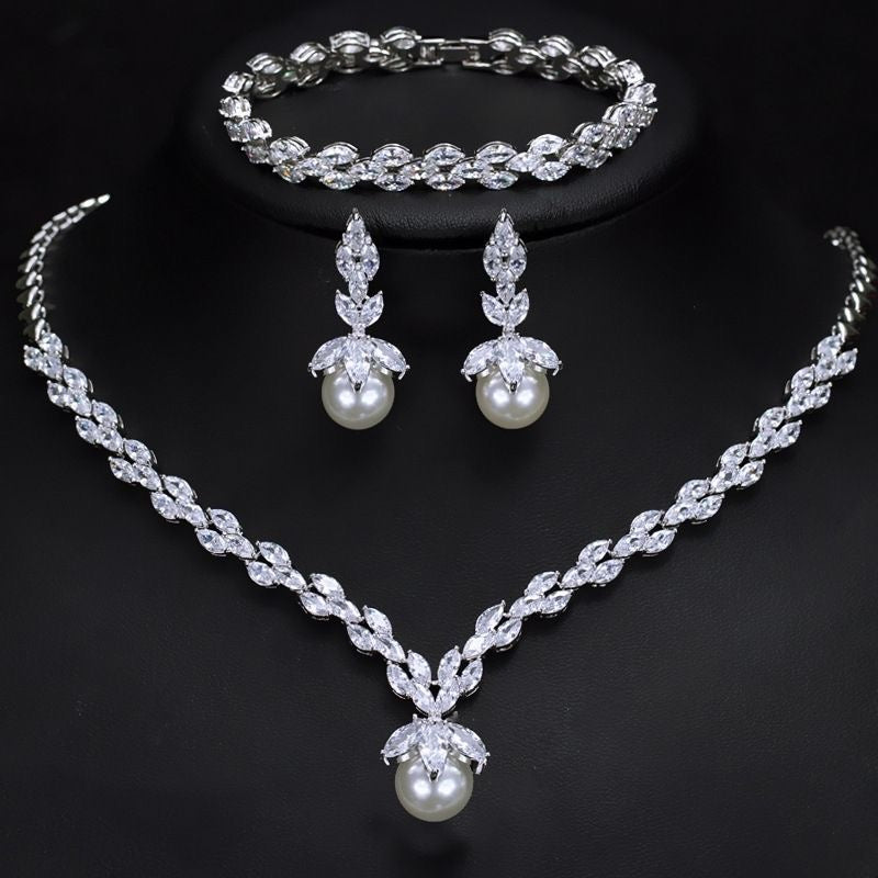 Pearl necklace set