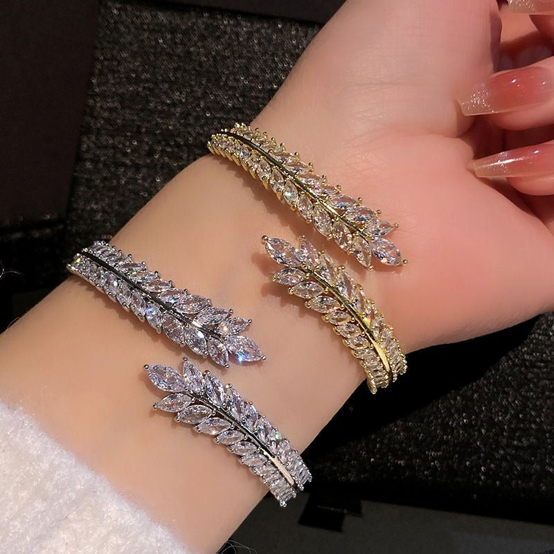 Hand and leg chain